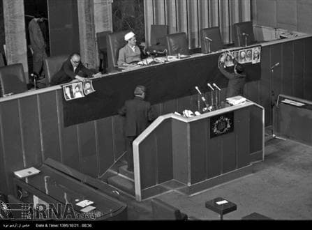 گزارش تصویری ؛ آیت الله هاشمی رفسنجانی در جایگاه اولین رئیس مجلس شورای اسلامی