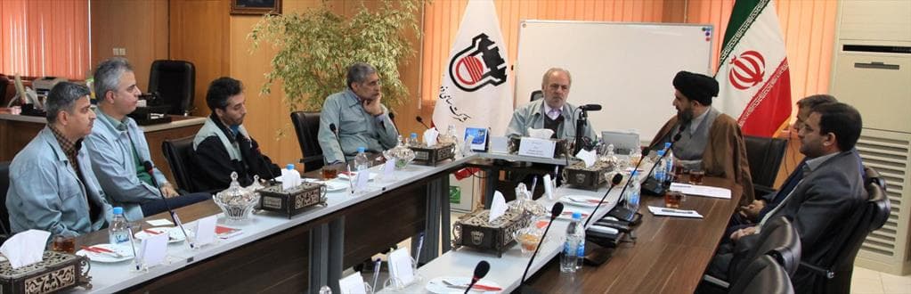 ذوب‌آهن به توسعه منطقه و حل مشکلات مردم توجه ویژه دارد