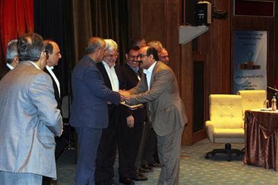 دریافت تقدیرنامه جشنواره رتبه بندی شرکت های تابعه شستا توسط اوزان