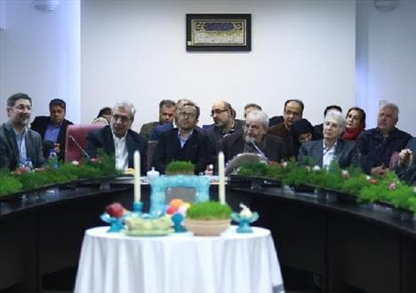 هیچ‌کس از راه قلم‌زدن نتوانسته ارتزاق کند