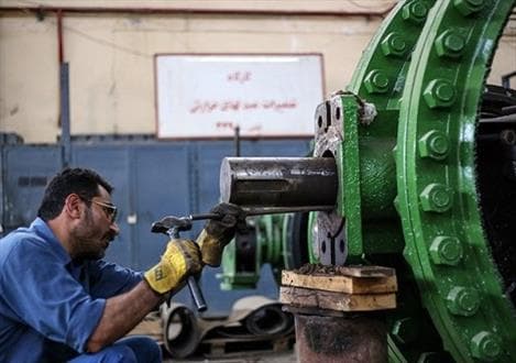 قوانین دست و پاگیر کمر تولید را شکسته است!