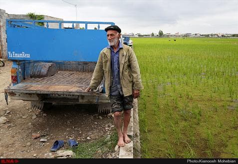 گزارش تصویری از اهدای حکم بازنشستگی پیش از موعدروستائیان