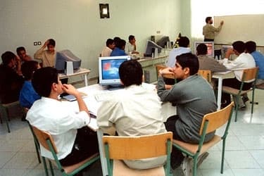 نگاهی به کارآفرینی و کار گروهی در آموزش و پرورش