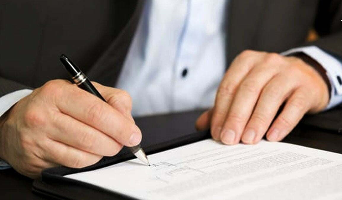 چگونه قراردادِ کار را امضا کنید؟