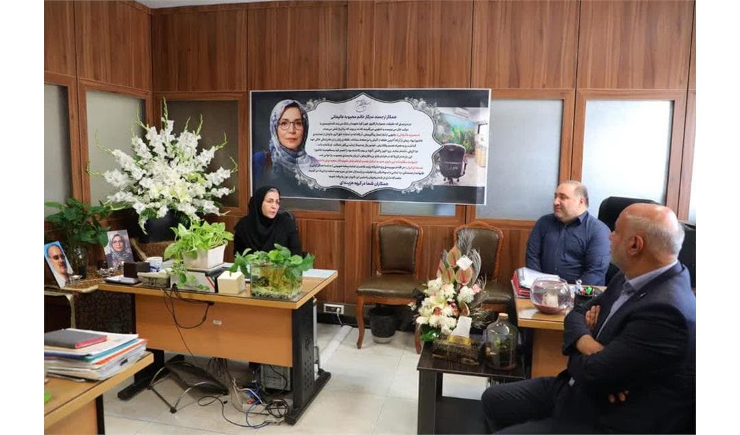 دیدار میدری با خانواده شهدای جنگ تحمیلی رژیم صهیونیستی