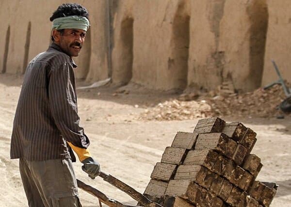 کارگران ساختمانی چگونه بیمه می‌شوند؟