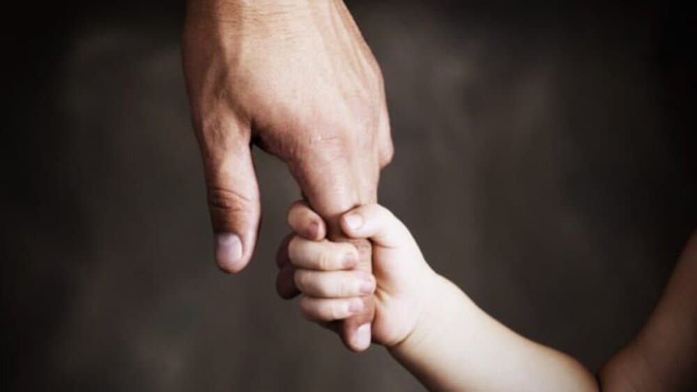 واگذاری ۴ کودک به فرزندخواندگی در ایلام