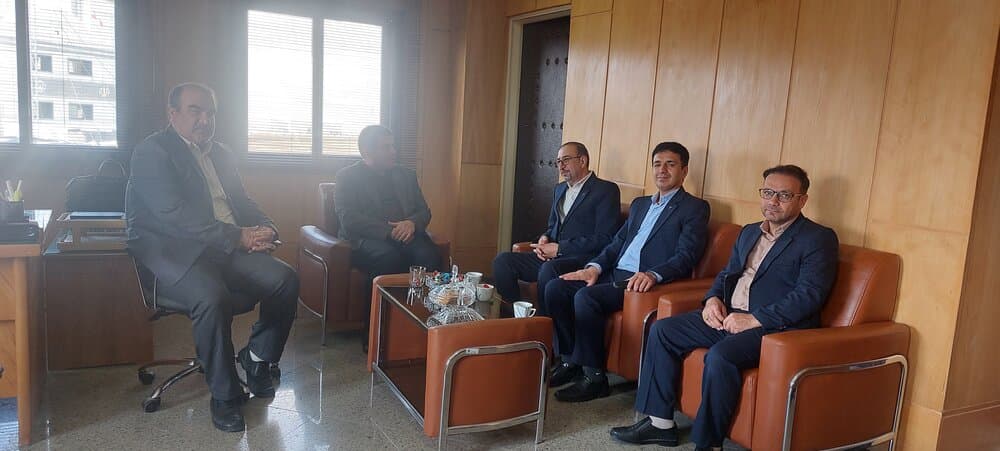 دیدار مدیر شعب بانک رفاه کردستان با مدیر درمان تامین اجتماعی استان