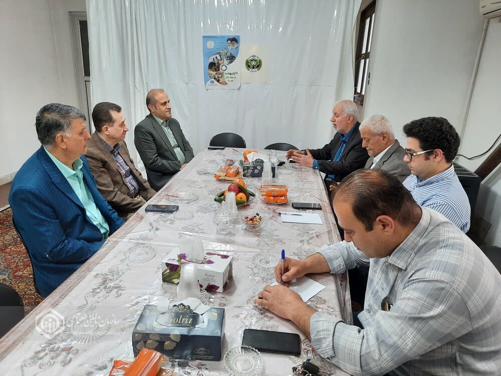 نشست مدیران بیمه و درمان تامین اجتماعی گیلان با فعالان تشکل‌های کارگری