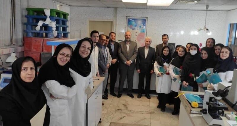 تقدیر مدیر درمان تامین اجتماعی البرز از کارکنان آزمایشگاه‌ها