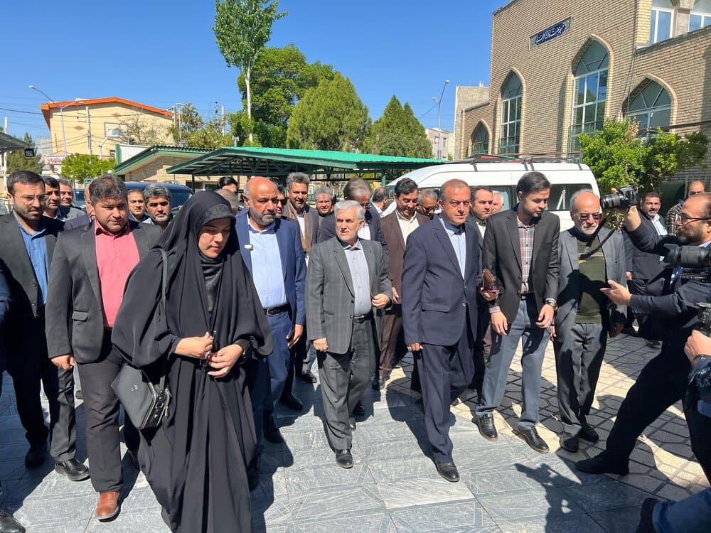 بازدید وزیر تعاون، کار و رفاه اجتماعی از درمانگاه تأمین اجتماعی میانه