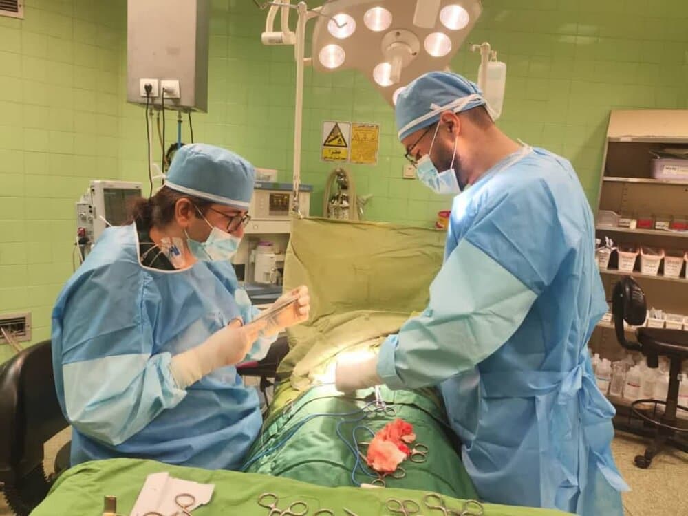 جراحی موفق اورژانسی دختر نوجوان در بیمارستان ثامن‌الائمه (ع) تأمین‌اجتماعی بجنورد