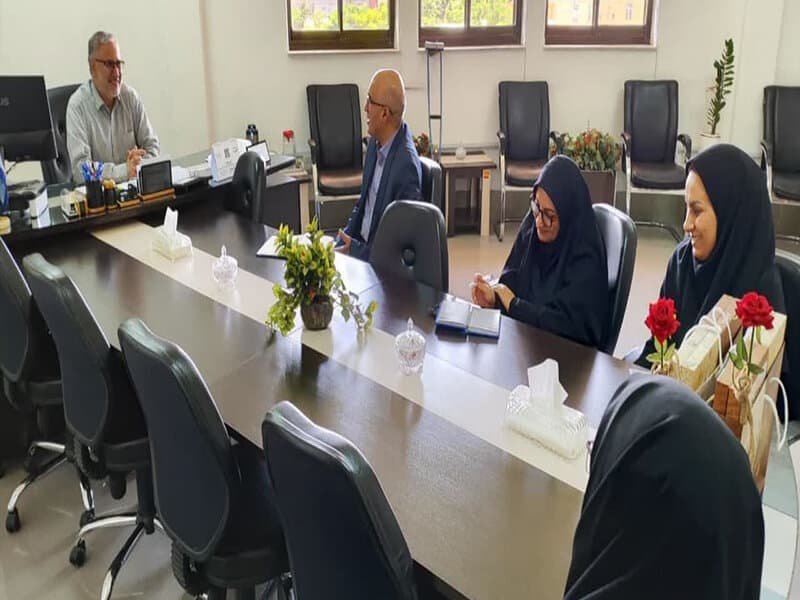 تقدیر مدیر درمان تأمین اجتماعی کرمان از همکاران مامایی و IT سلامت