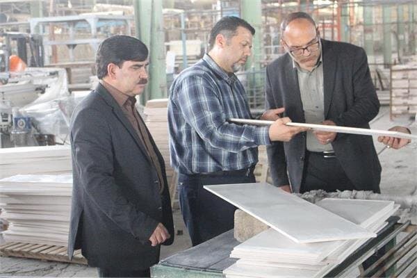 بازدید سرپرست اداره کل تعاون،کار و رفاه اجتماعی خراسان رضوی از کارخانه کاشی طوس قوچان