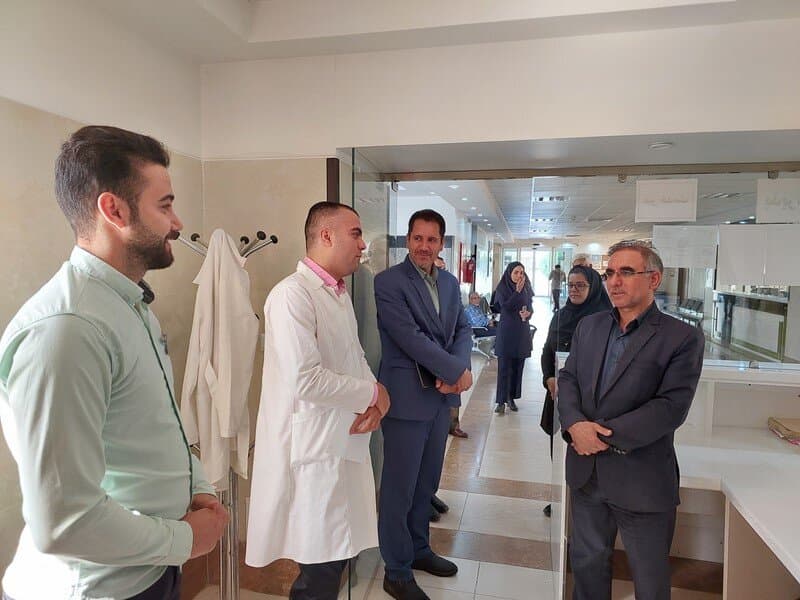 بازدید مدیر درمان تامین اجتماعی استان مرکزی از درمانگاه پروفسور حسابی تفرش