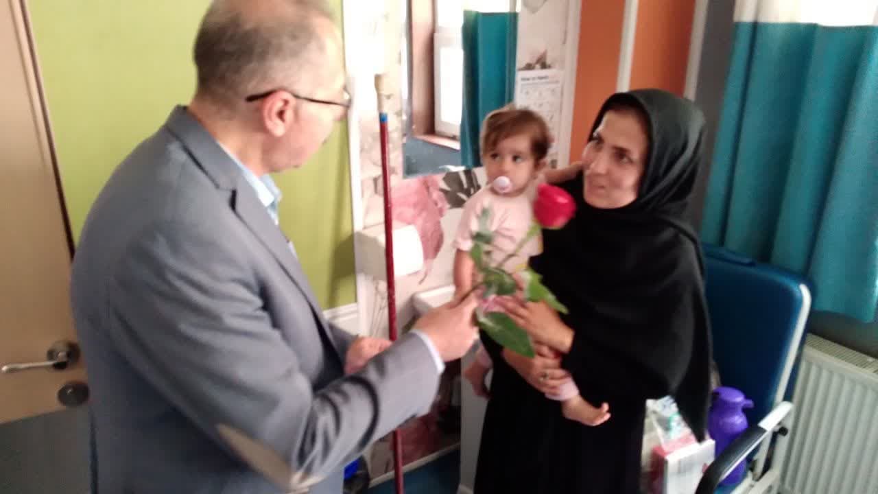 عیادت مدیران تأمین اجتماعی زنجان از بیماران بیمارستان امام حسین (ع)