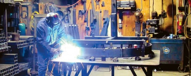 چه‌کسانی مشمول قانون کار و تأمین اجتماعی می‌شوند؟