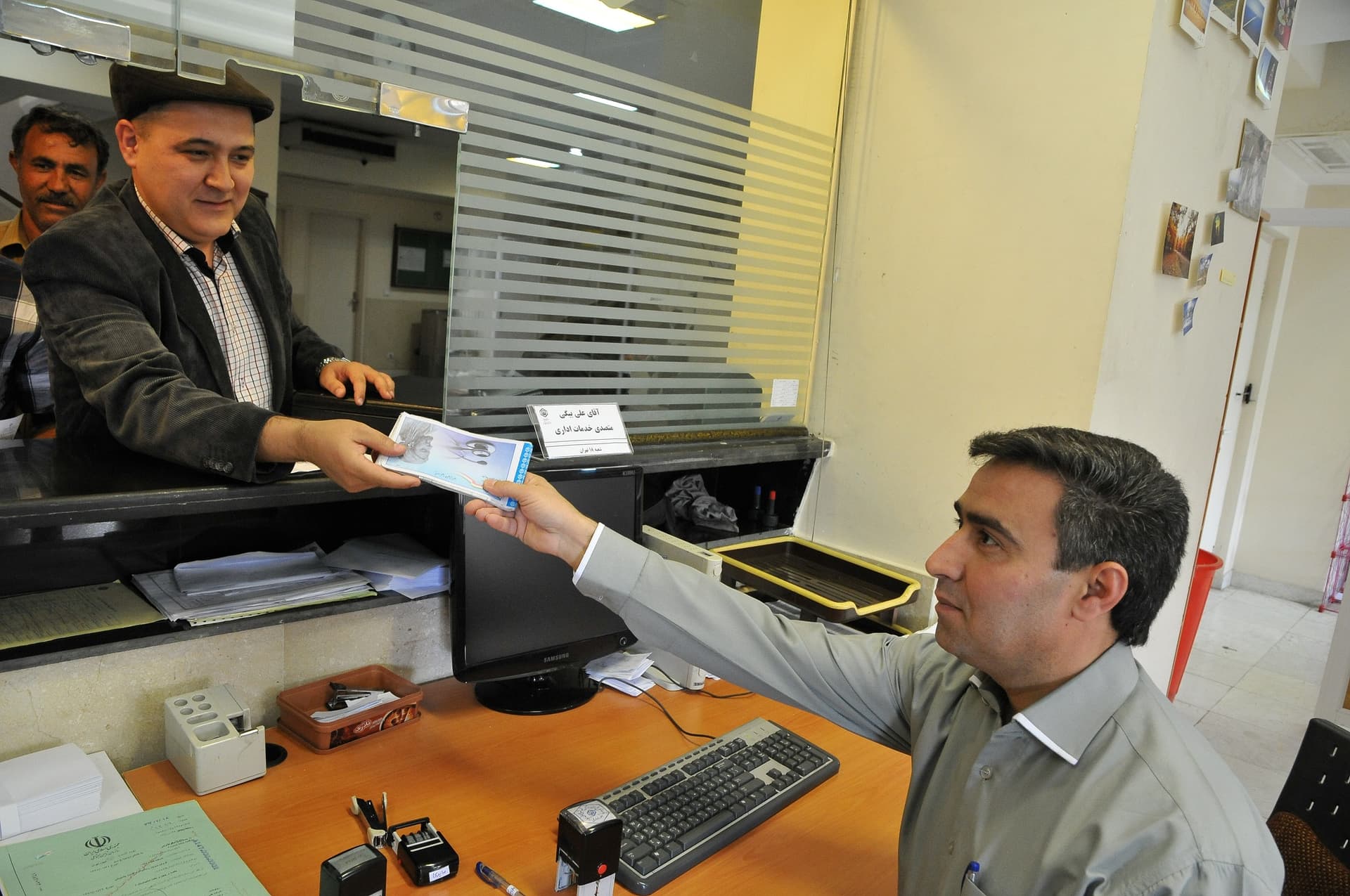 از صف‌های طولانی تا نسخۀ الکترونیک