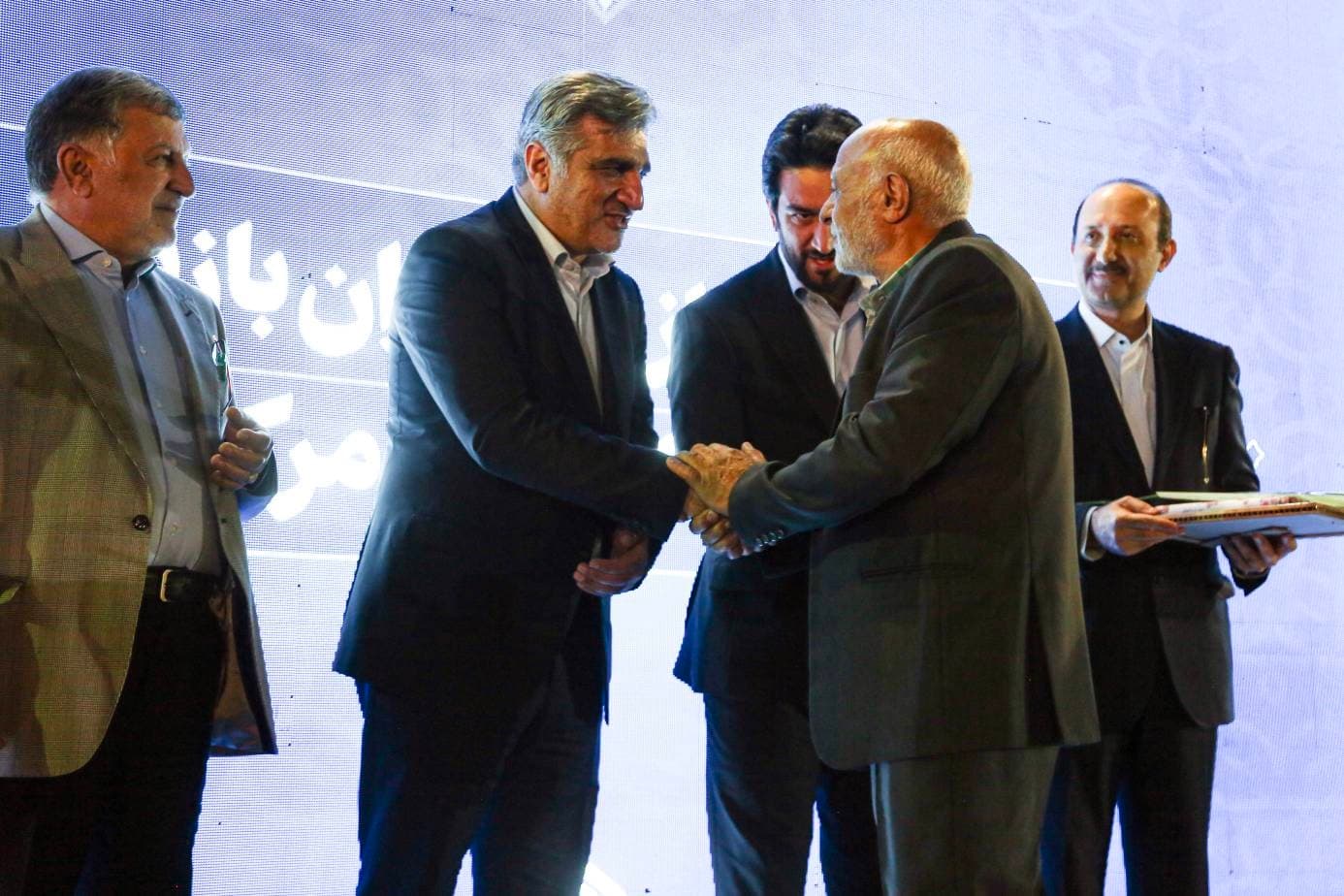 تجلیل از کارکنان بازنشستۀ سازمان تأمین اجتماعی