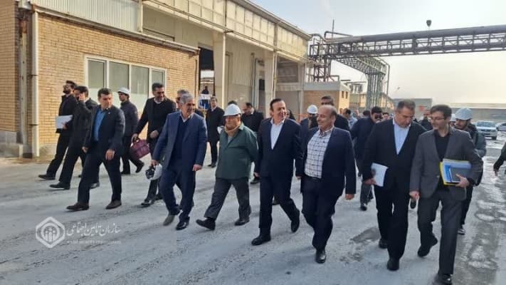 بازدید مدیرکل تأمین‌اجتماعی قزوین از شیمیانه، کیمیا رازی و ذوب آذران کاوه