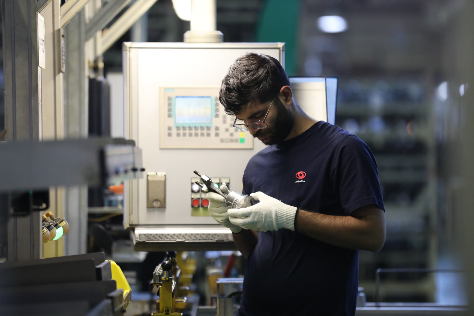 شکاف عمیق میان عرضه و تقاضای نیروی کار چگونه کم می‌شود؟