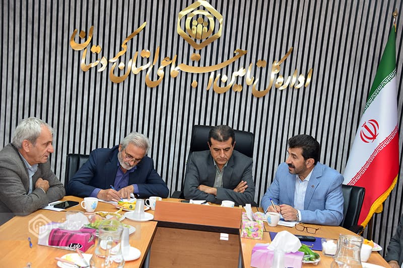 نشست هم‌اندیشی دبیران خانه کارگر استان‌های غرب کشور در کردستان