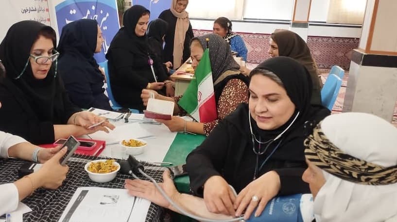 میز خدمت جهادی زنان در روستای صلوات آباد سنندج