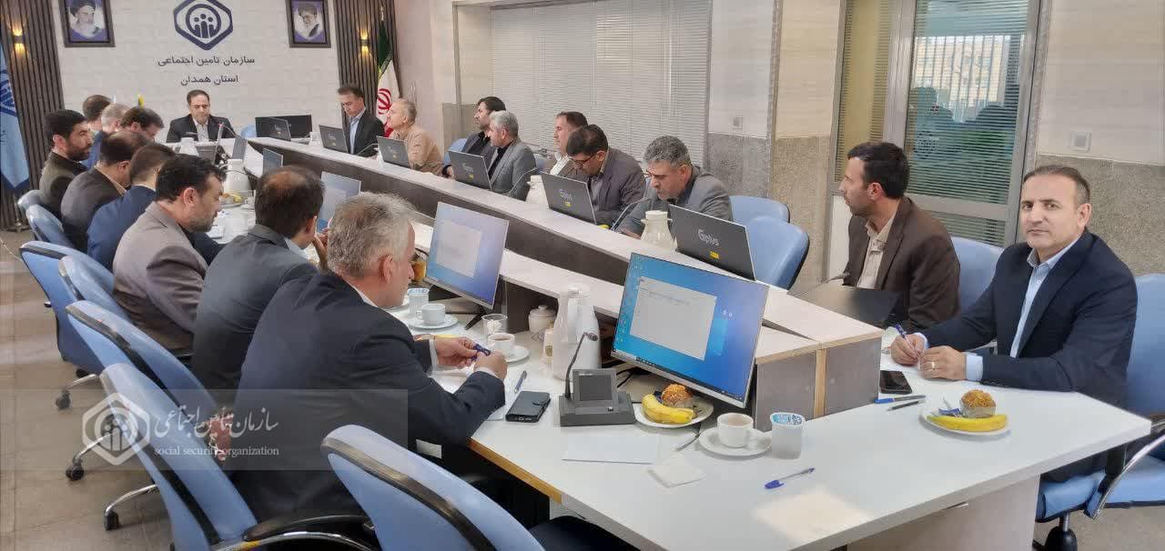 دستور مدیرکل تأمین اجتماعی همدان برای پیگیری ویژه کارگاه‌های بدهکار