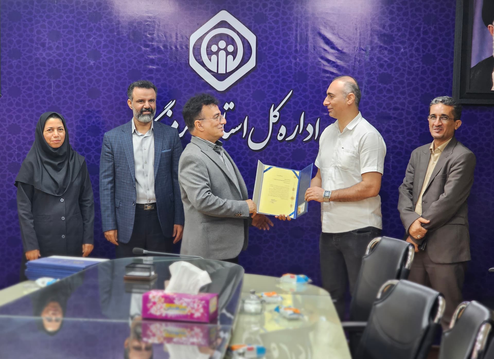 تجلیل از بازنشستگان مدیریت درمان تأمین‌اجتماعی هرمزگان