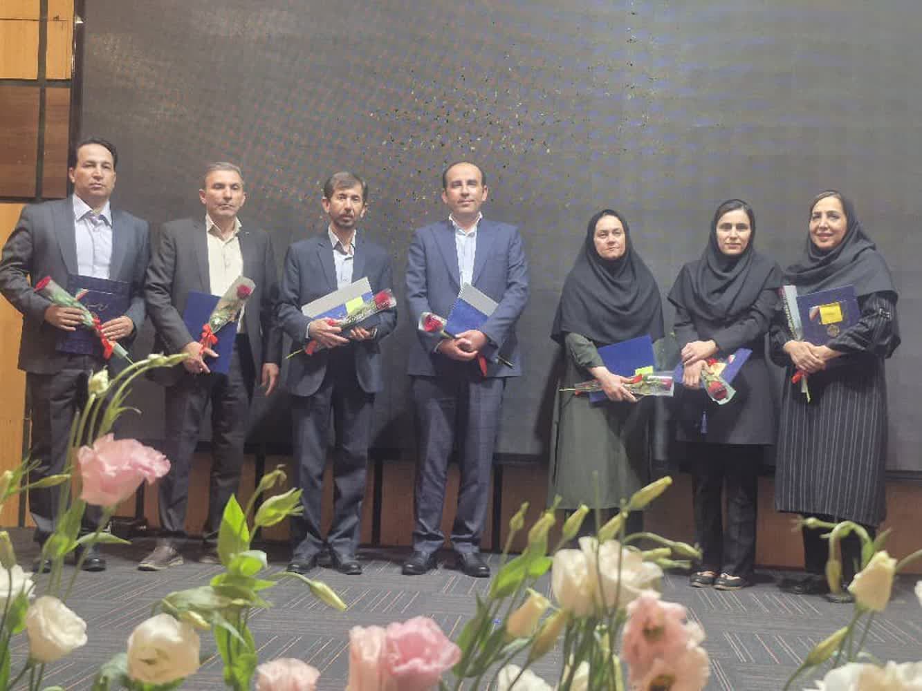 تجلیل از ۷ پزشک و داروساز خوزستانی به عنوان نمونه‌های کشوری