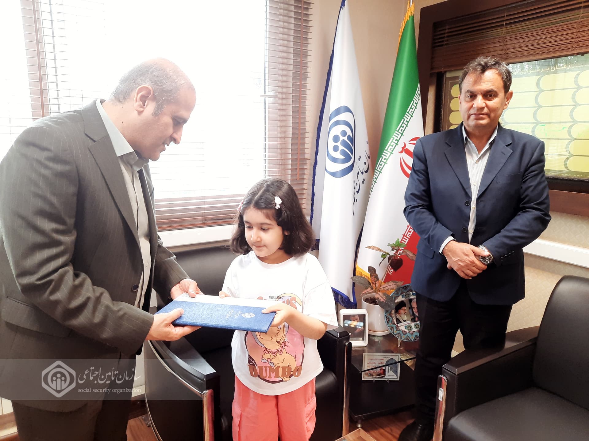 تجلیل مدیرکل تامین‌اجتماعی گیلان از نفر اول مسابقات کشوری ریاضی