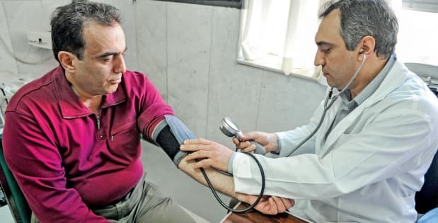 دربارۀ معاینههای قبل از قرارداد بیمههای خاص چه باید بدانیم؟