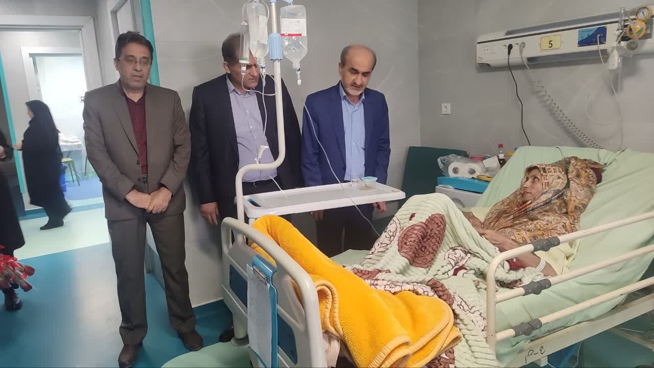عیادت مدیر درمان گلستان از بیماران بیمارستان حکیم جرجانی گرگان