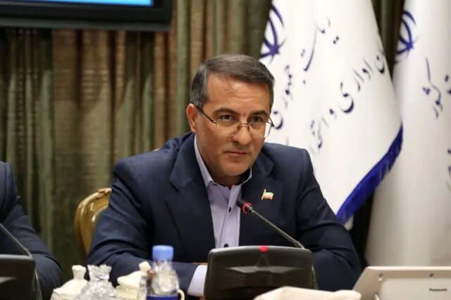 تلاش دولت برای حذف کسور بازنشستگی از اضافهکار و رفاهیات کارمندان