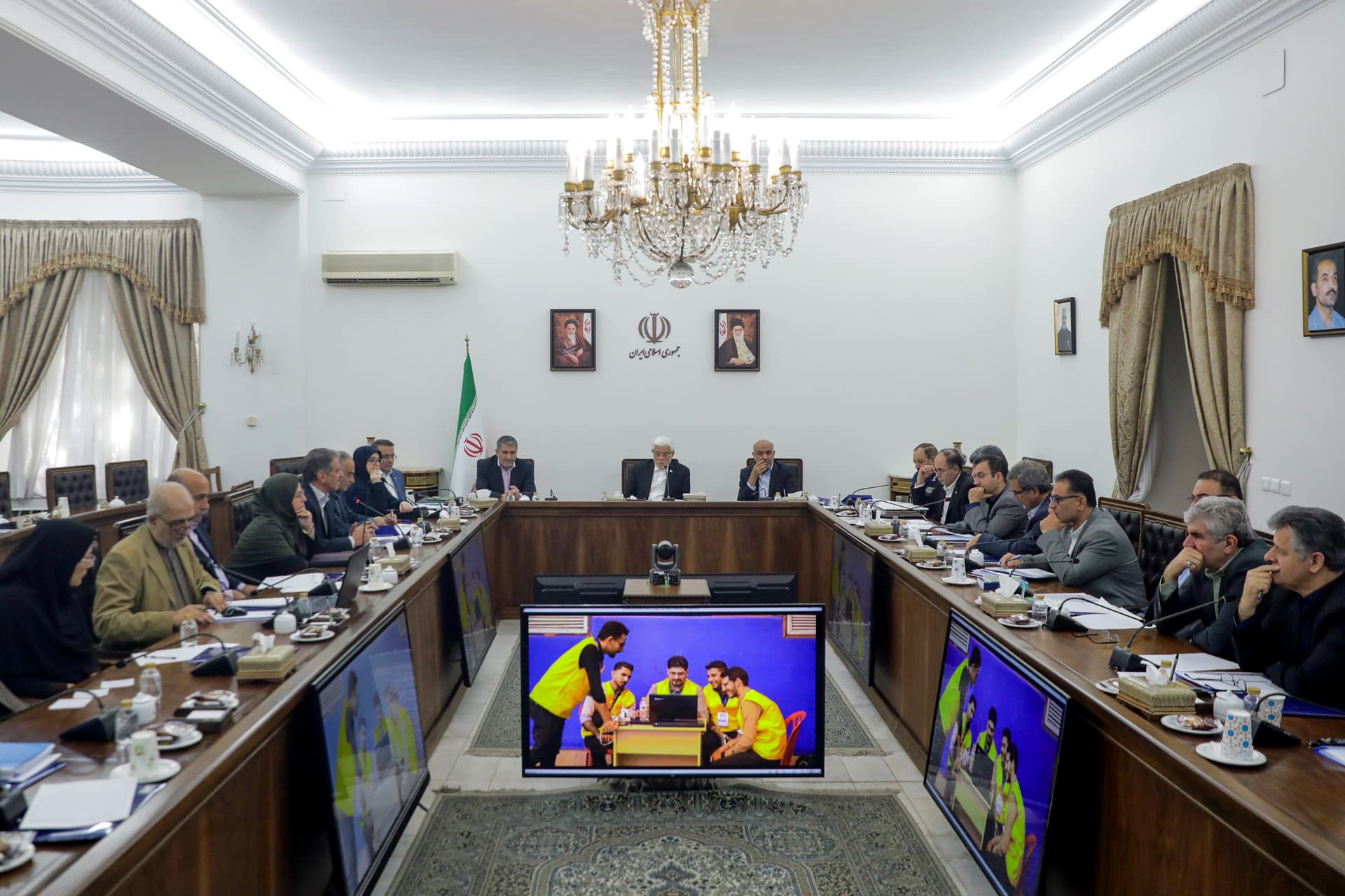 تمرکز دولت بر آموزش فناوریهای پیشرفته از مدارس تا دانشگاه