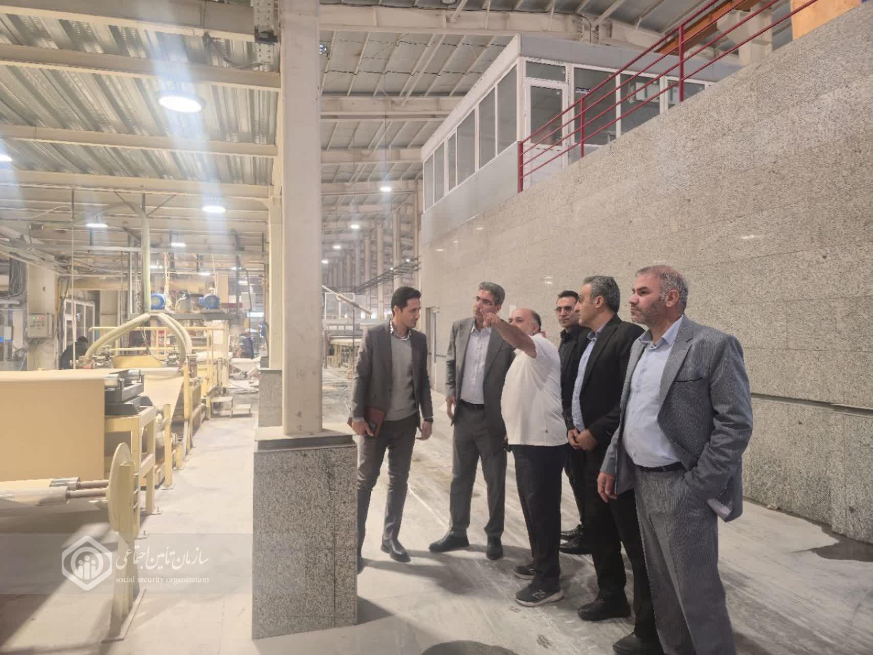 نشست تعاملی تأمیناجتماعی سمنان با گروه صنعتی سپید گچبرگسازان کویر گرمسار