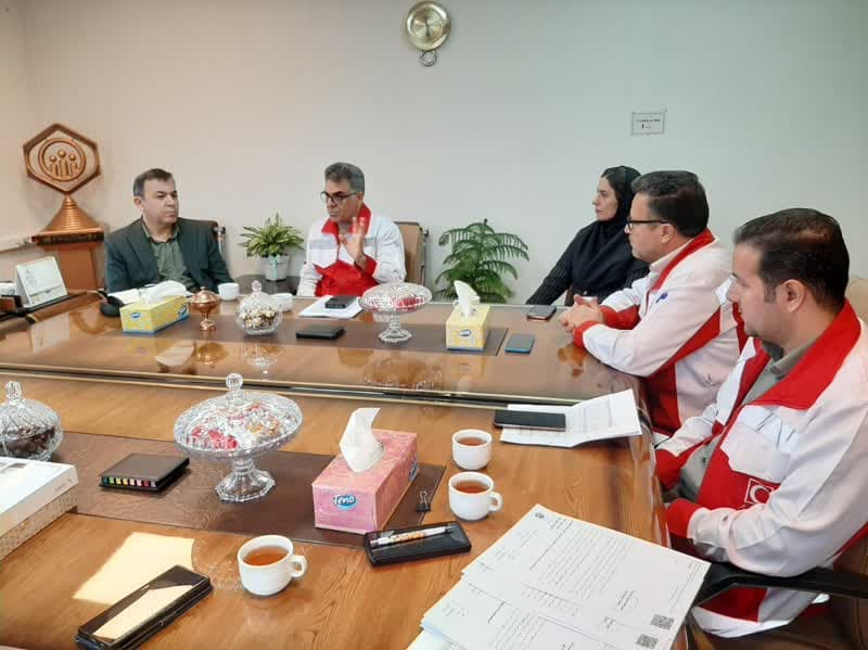 تقویت همکاری مدیریت درمان تأمیناجتماعی زنجان با هلال احمر