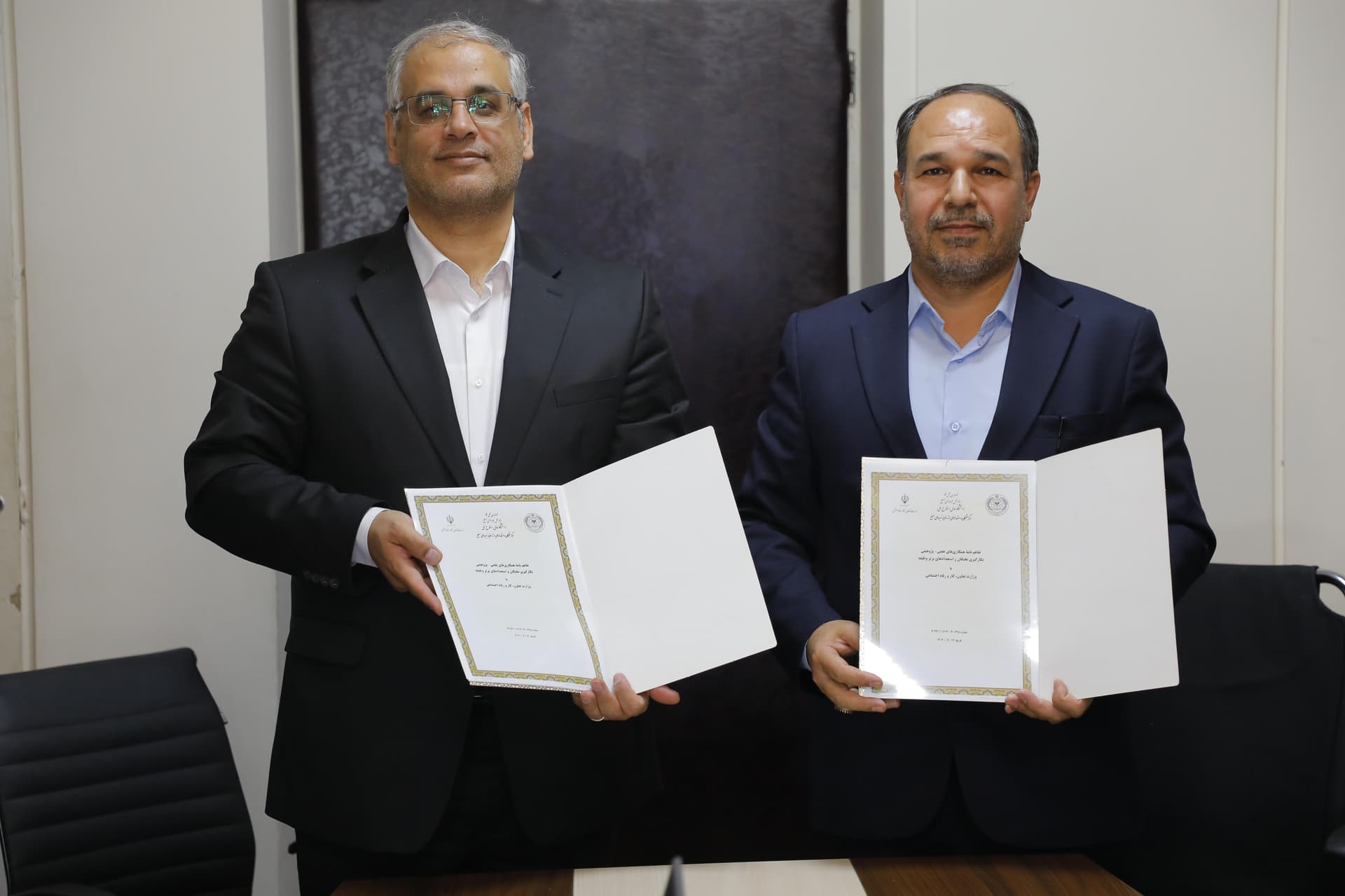 تفاهمنامه حمایت از نخبگان وظیفه در طرحهای ملی امضا شد