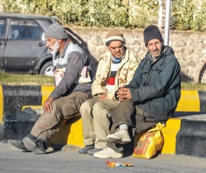 نحوه و شرایط پرداخت مقرری بیمۀ بیکاری چگونه است؟